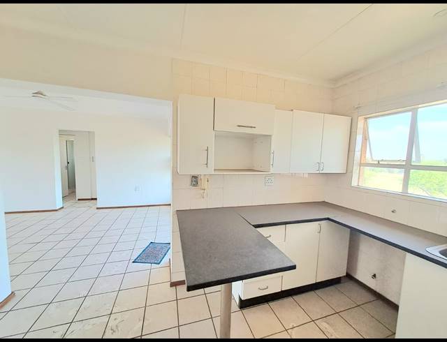 3 BEDROOM FLAT TO LET IN THREE RIVERS PROPER